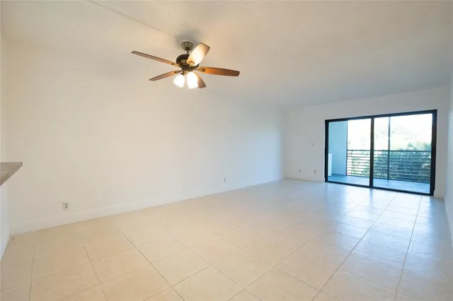 $176,900 | 9233 Southwest 8th Street, Unit 222, Boca Raton, FL 33428