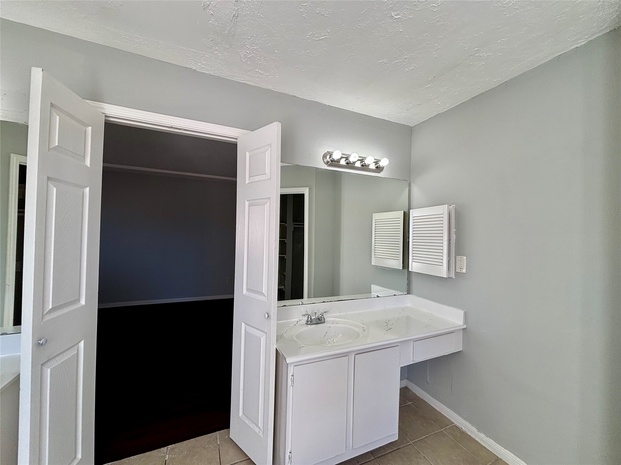 15846 Blueridge Road Missouri City, TX 77489 - Photo 14 of 26 Master Bath