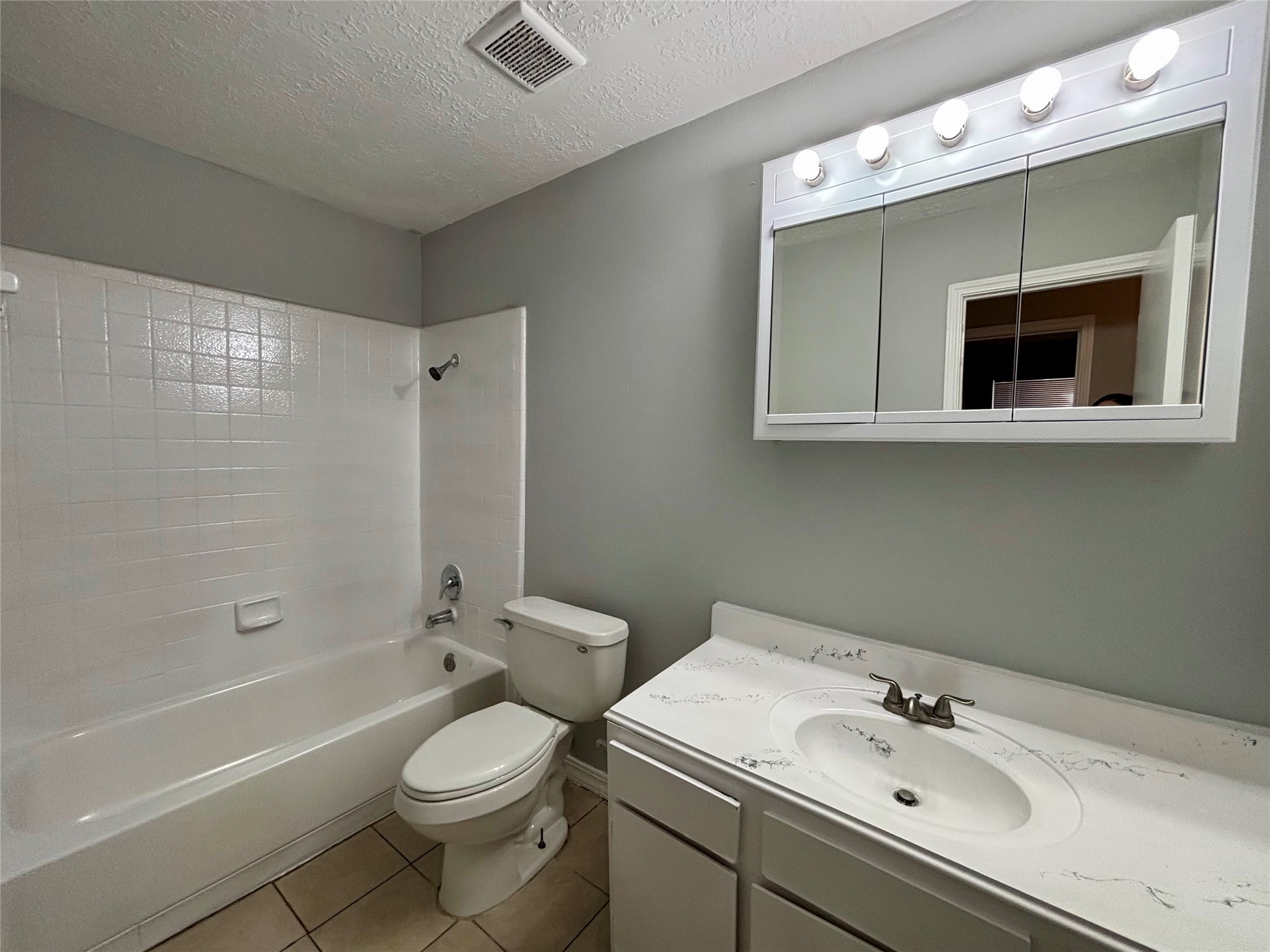 15846 Blueridge Road Missouri City, TX 77489 - Photo 10 of 26 Second Bathroom