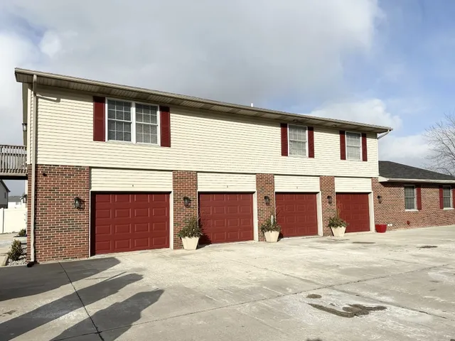 $1,400 | 1227 Leon Way, Bourbonnais, IL 60914