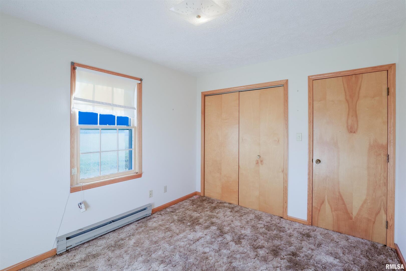 15546 Pittsburg Road Pittsburg, IL 62974 - Photo 19 of 48 a view of an empty room and window