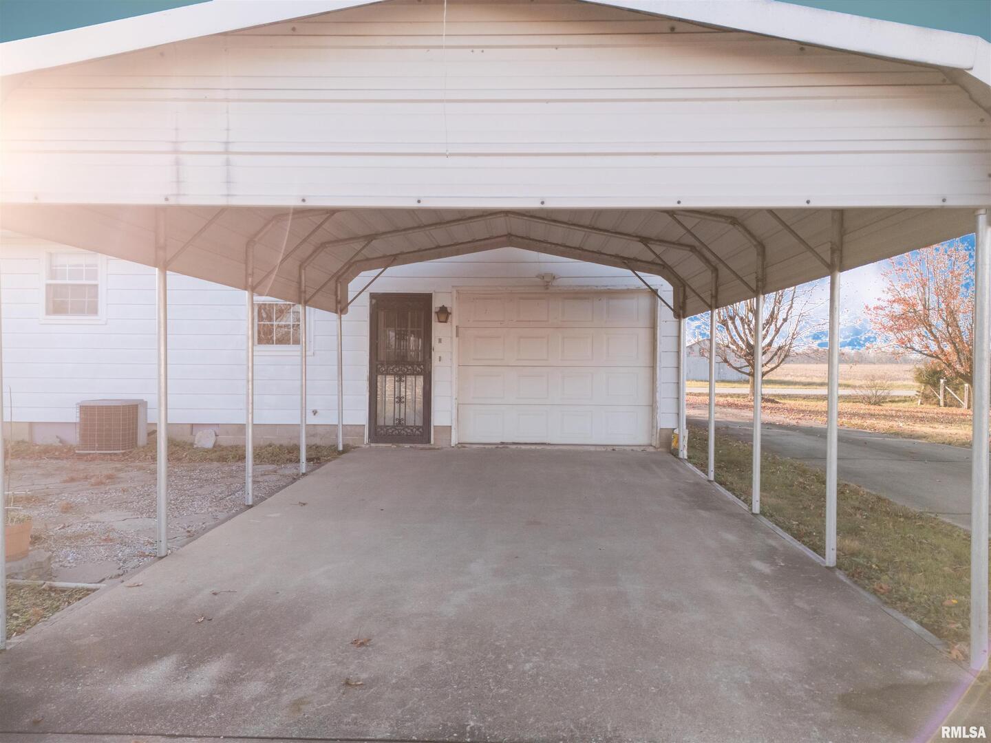 15546 Pittsburg Road Pittsburg, IL 62974 - Photo 25 of 48 a view of empty room