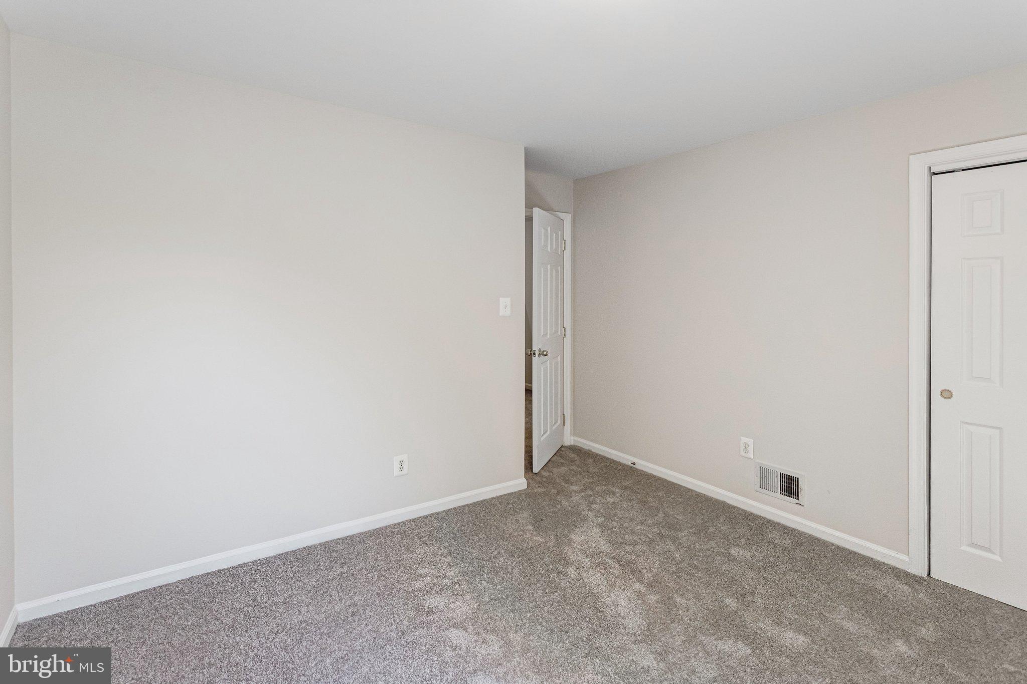 6489 McCoy Road Centreville, VA 20121 - Photo 26 of 34 Versatile space ready for your vision.