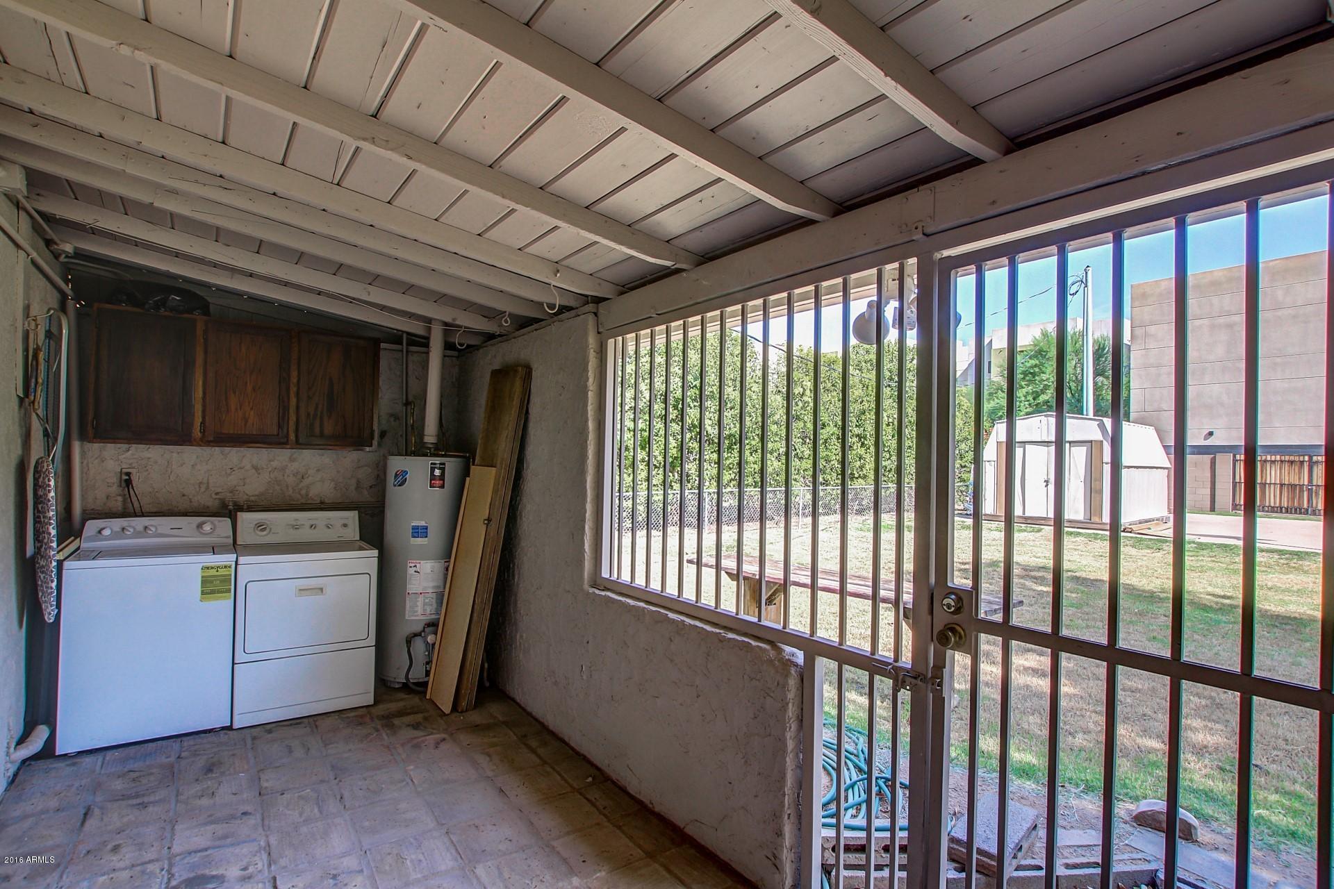 330 East 14th Street Tempe, AZ 85281 - Photo 19 of 26 a utility room with dryer and washer