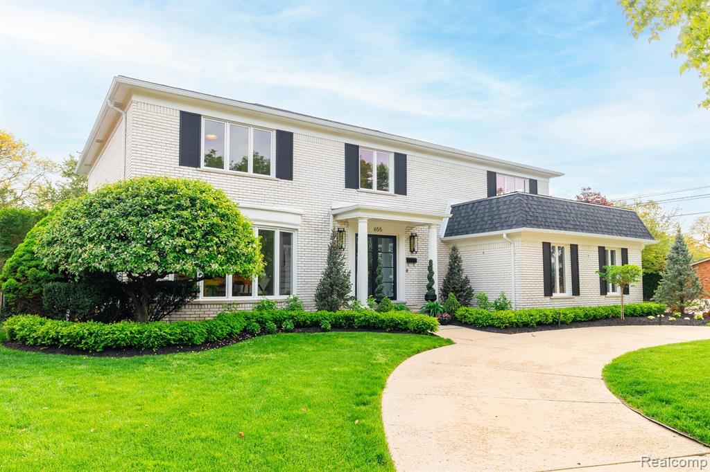 655 Canterbury Road Grosse Pointe Woods, MI 48236 - Photo 3 of 58
