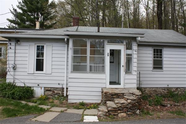 28 Dawson Road Worcester, MA 01602 - Photo 2 of 6 Gallery Image 2