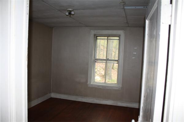 28 Dawson Road Worcester, MA 01602 - Photo 3 of 6 Gallery Image 3