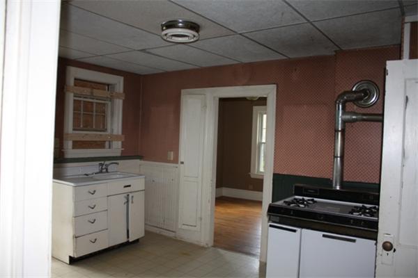 28 Dawson Road Worcester, MA 01602 - Photo 6 of 6 Gallery Image 6