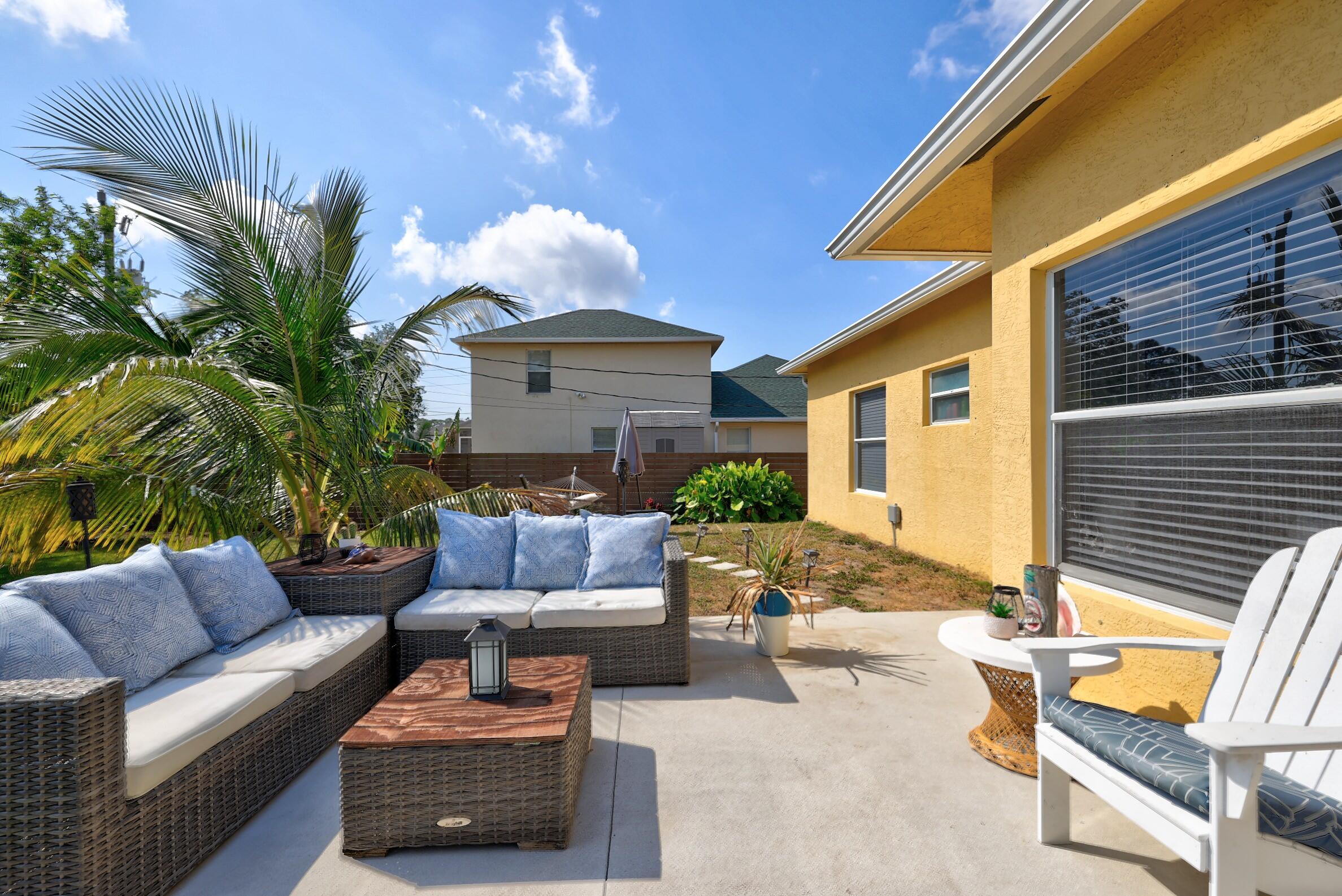 2481 Southwest Roney Road Port St. Lucie, FL 34953 - Photo 27 of 38 couches