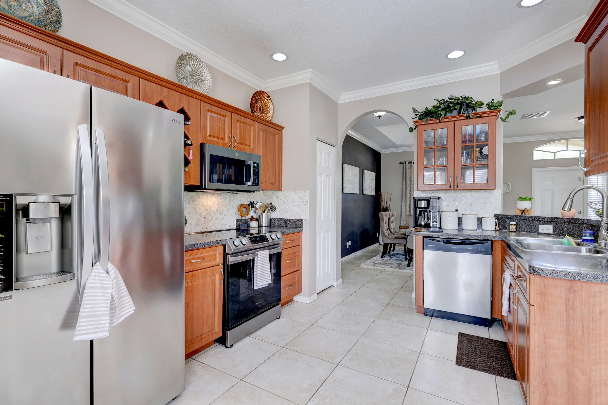 2481 Southwest Roney Road Port St. Lucie, FL 34953 - Photo 10 of 38 kitchen close up