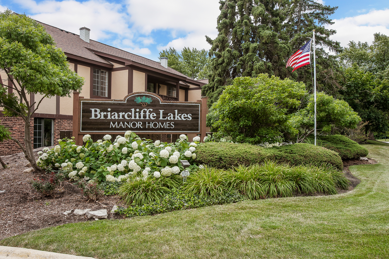 1730 Harrow Court, Unit A Wheaton, IL 60189 - Photo 2 of 17