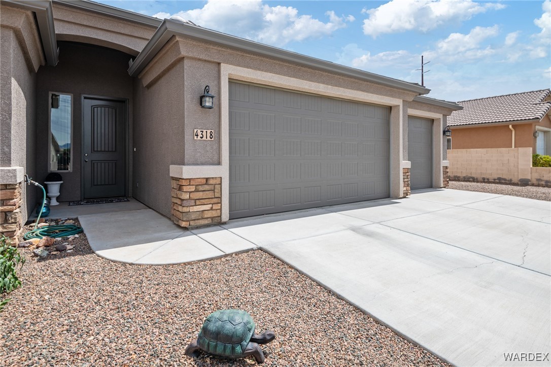 4318 East Cane Ranch Road Kingman, AZ 86401 - Photo 6 of 42 Garage
