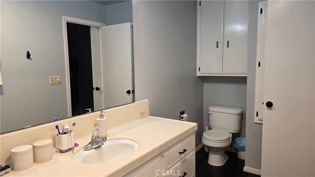 6286 Columbine Road Magalia, CA 95954 - Photo 17 of 33 Mstr Bath w/extra storage cabinets