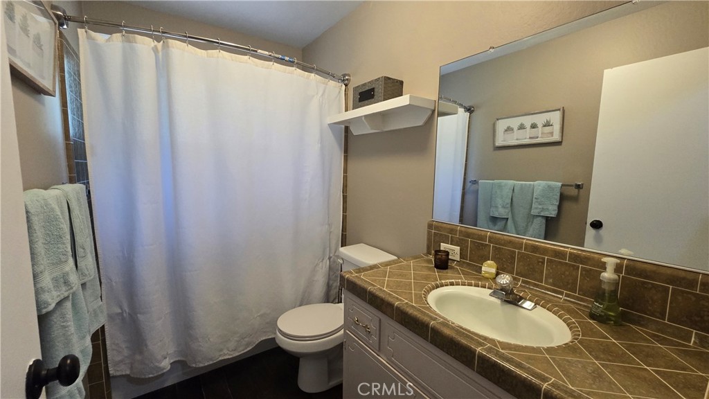 6286 Columbine Road Magalia, CA 95954 - Photo 20 of 33 Hall Bathroom