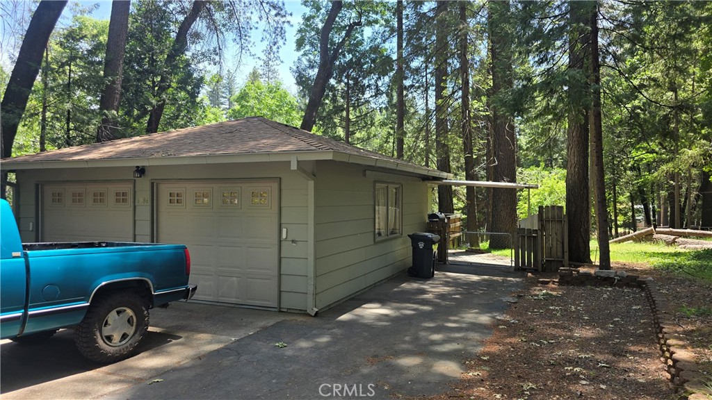 6286 Columbine Road Magalia, CA 95954 - Photo 32 of 33 RV Pkg space & 2nd deck