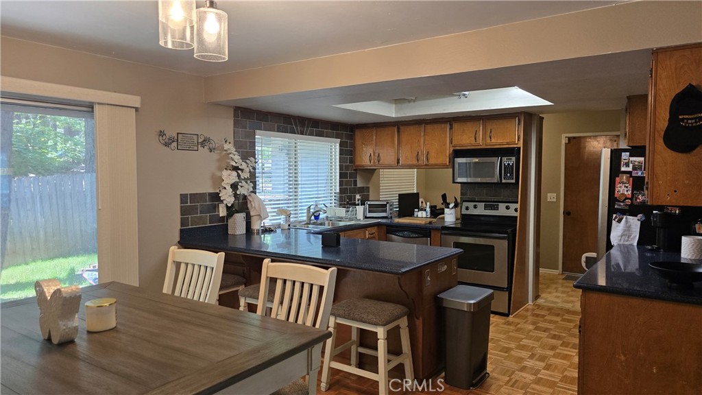 6286 Columbine Road Magalia, CA 95954 - Photo 7 of 33 Bar counter seating too!