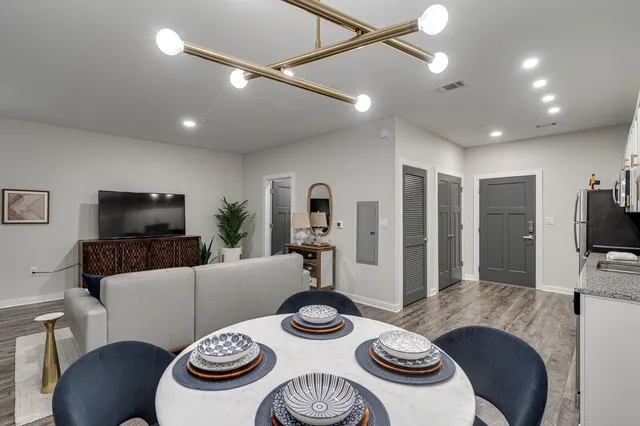 $224,900 | 782 Riverfront Parkway, Unit 415, Chattanooga, TN 37402