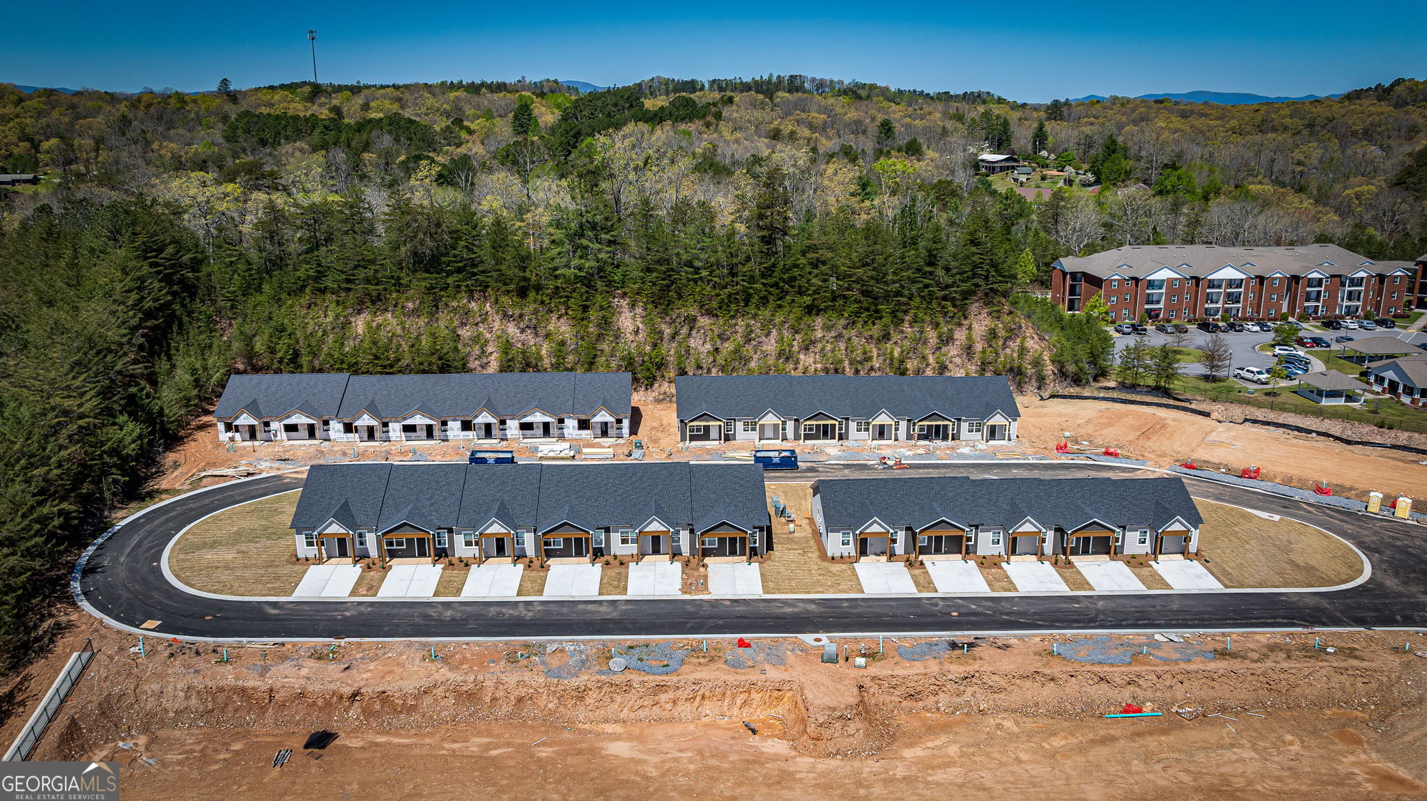 33 Grove Loop, Unit 33 Blue Ridge, GA 30513 - Photo 2 of 17