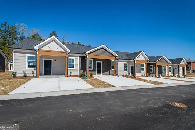 $288,504 | 33 Grove Loop, Unit 33, Blue Ridge, GA 30513