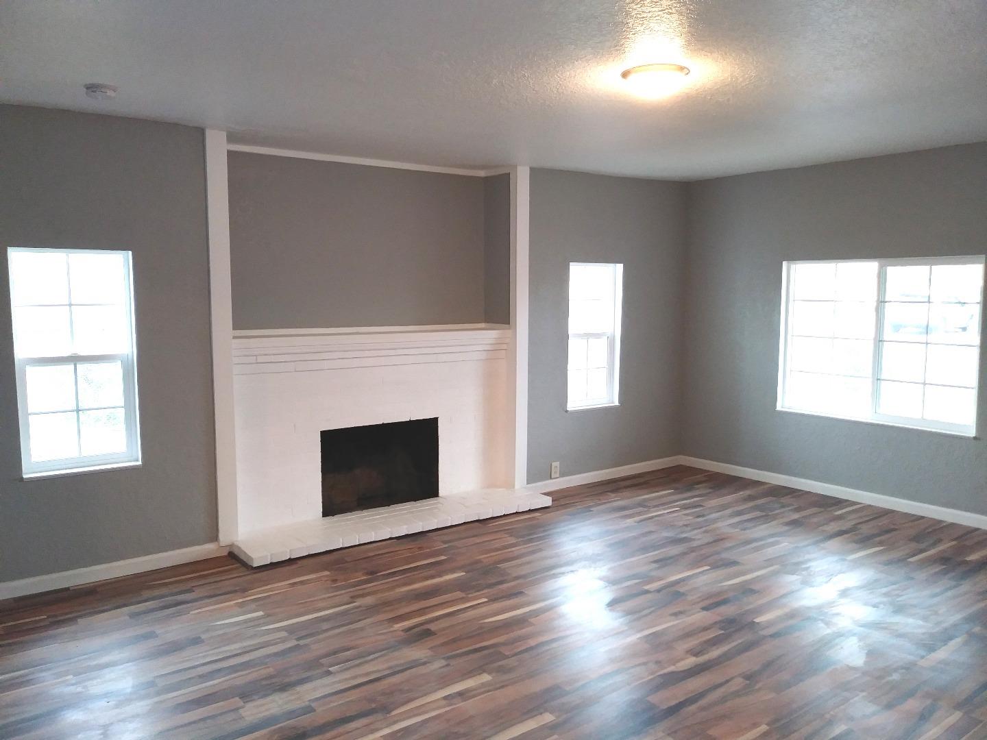 302 Ruberto Street Modesto, CA 95351 - Photo 3 of 26 Gallery Image 3