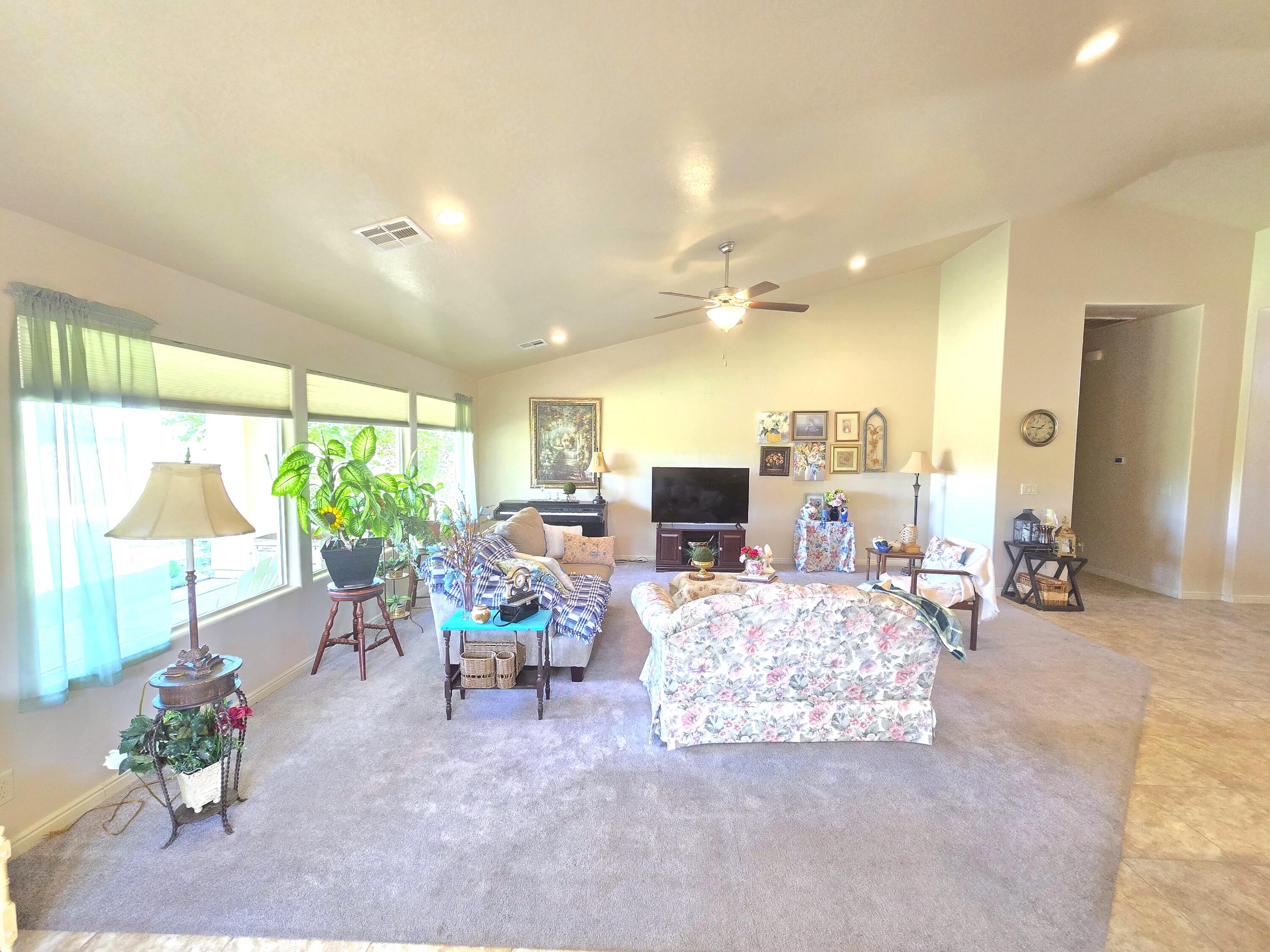 3063 Amaranth Drive St. George, UT 84790 - Photo 6 of 26 LivingRm1