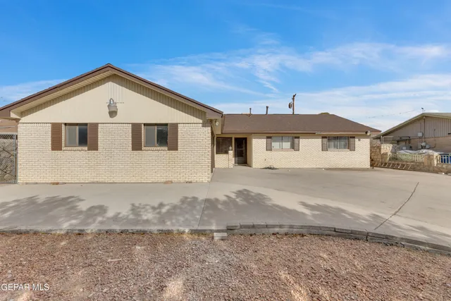 $250,000 | 10125 Castletown Drive, El Paso, TX 79925