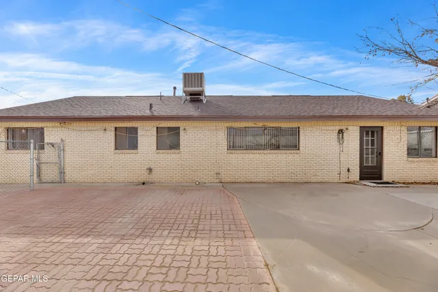 a view of outdoor space