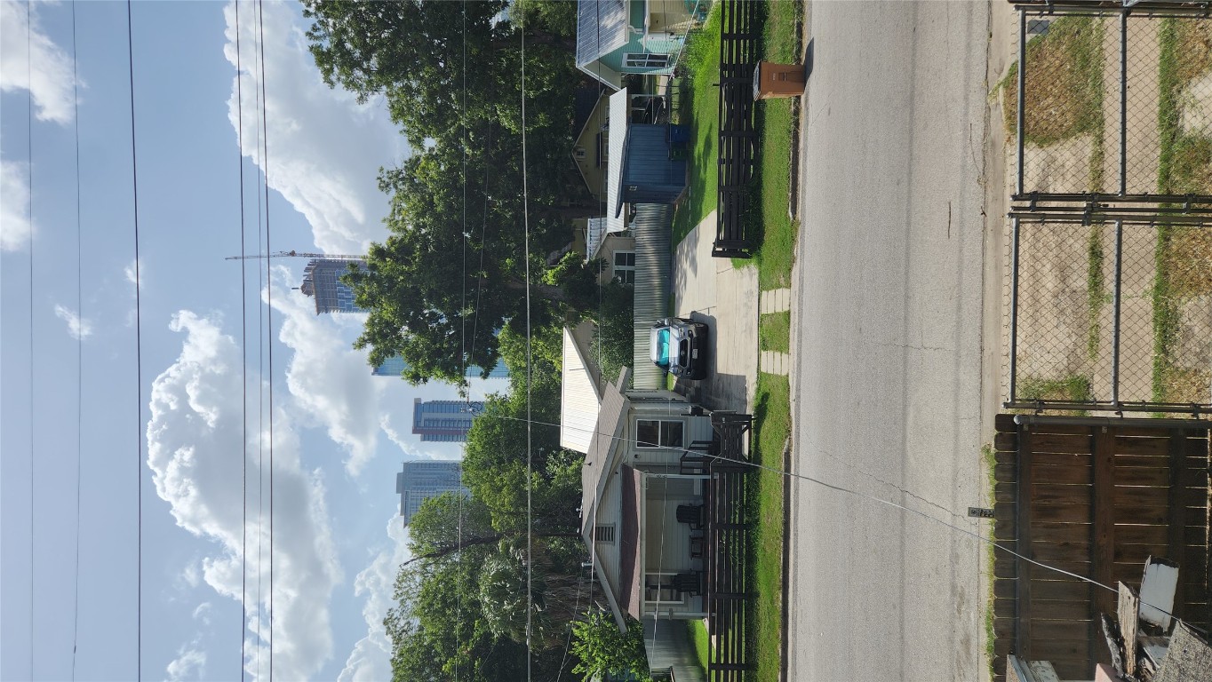 85 Navasota Street Austin, TX 78702 - Photo 16 of 17