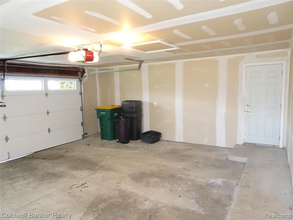 32015 Farmersville Road Farmington Hills, MI 48334 - Photo 49 of 57