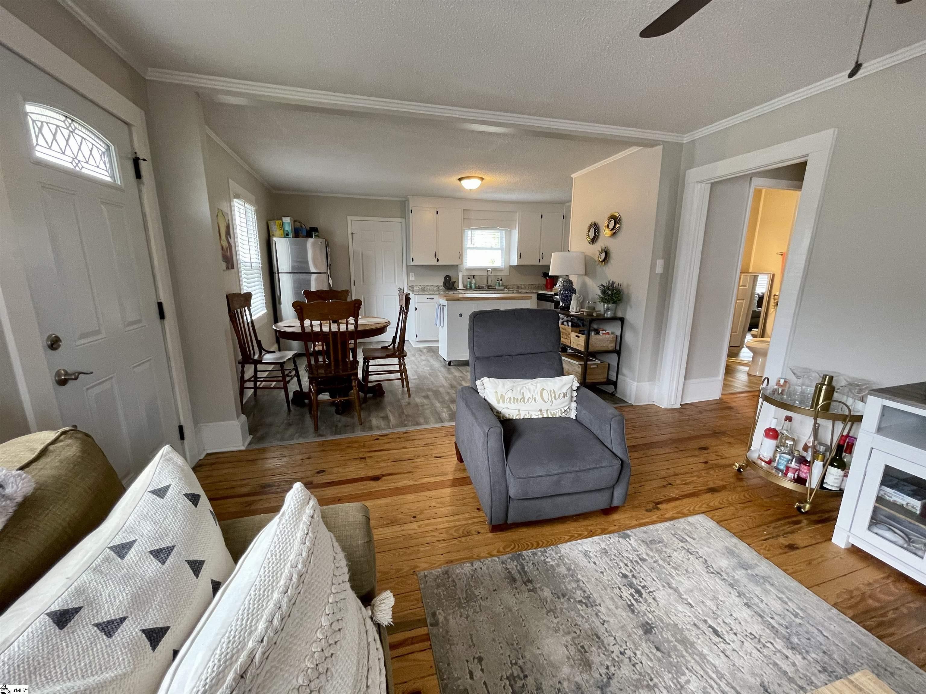 300 Elizabeth Street Clinton, SC 29325 - Photo 5 of 28 Gallery Image 5