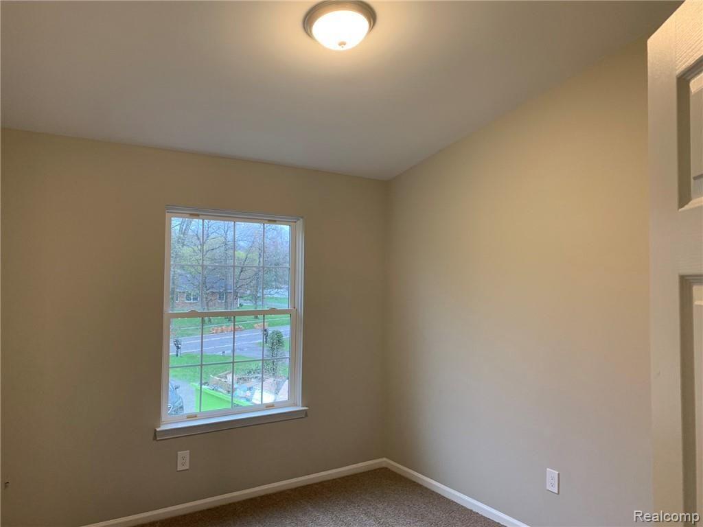 24447 Berg Road Southfield, MI 48033 - Photo 11 of 20 11.JPEG