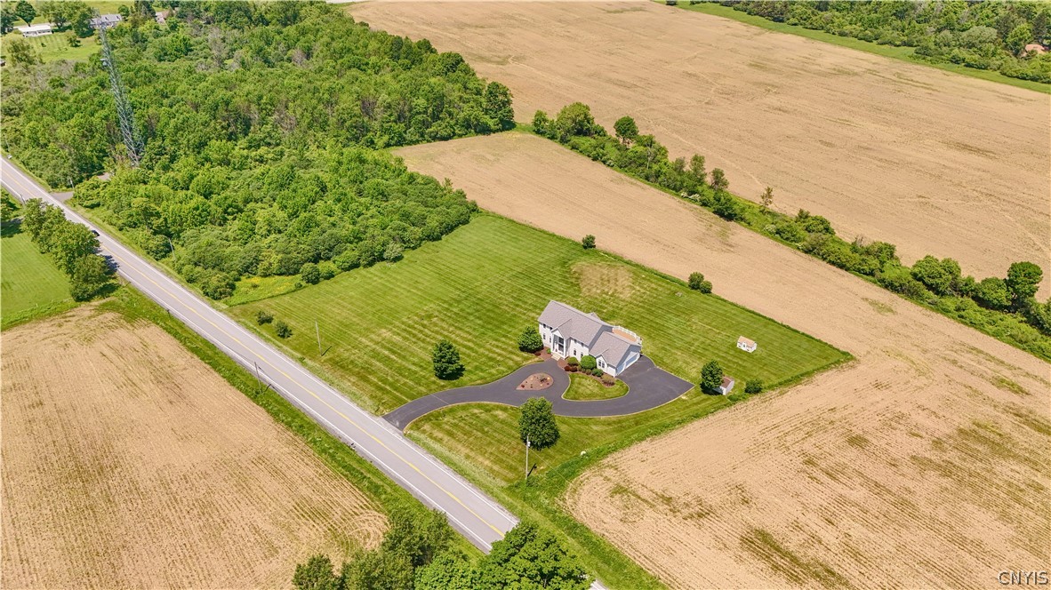 635 Higby Road New Hartford, NY 13501 - Photo 4 of 49