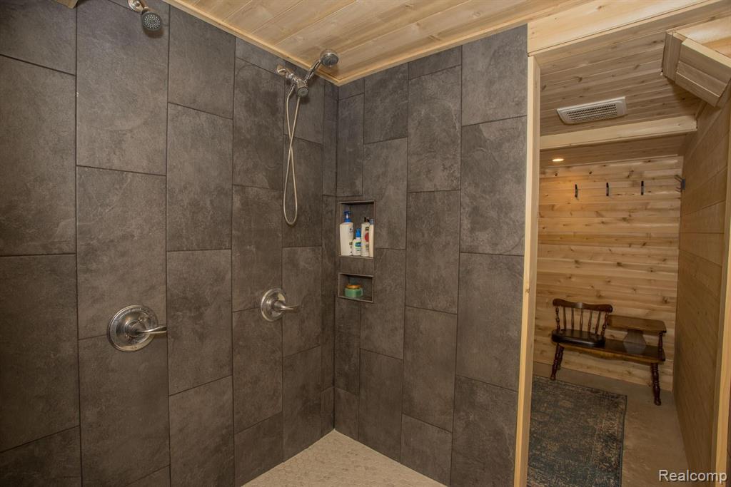 2409 Grove Park Road Fenton, MI 48430 - Photo 46 of 54