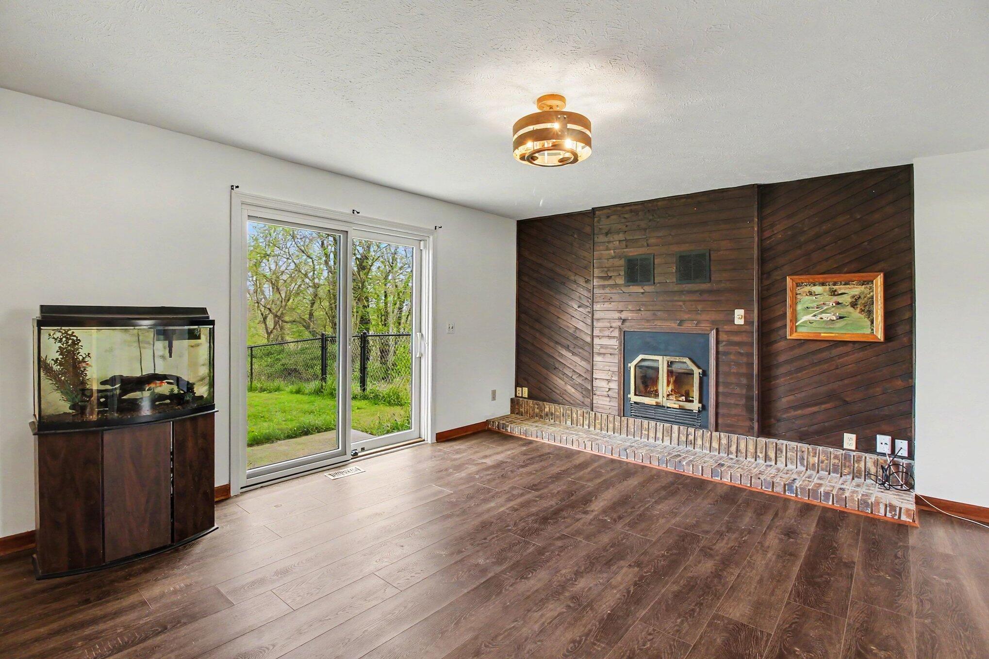 2536 West Coon Lake Road Howell, MI 48843 - Photo 18 of 35 008_file_9381