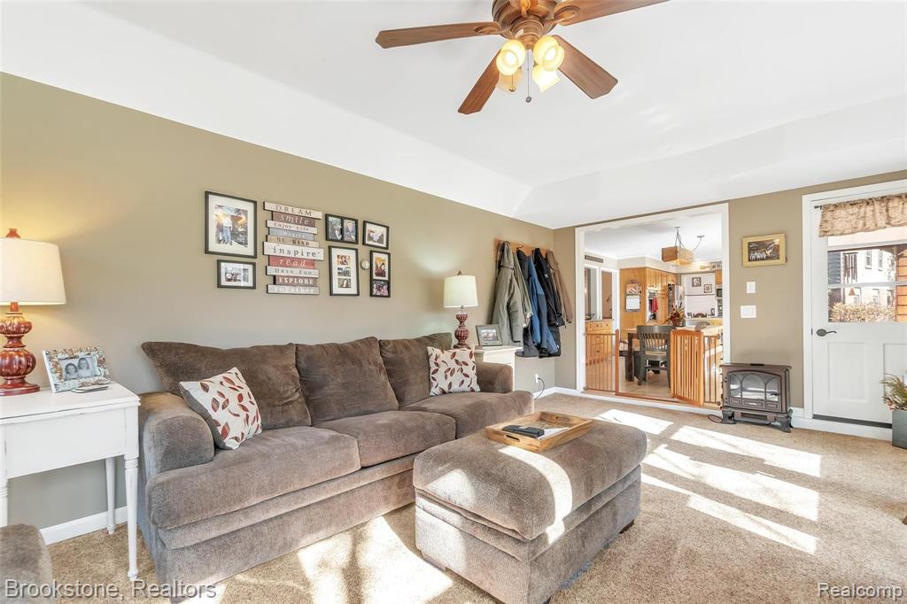 811 Croydon Road Rochester Hills, MI 48309 - Photo 16 of 47