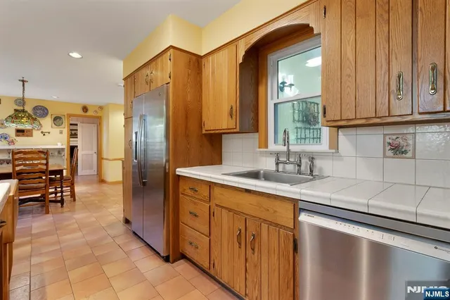 $798,777 | 258 Rivervale Road, River Vale, NJ 07675