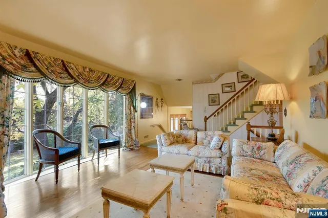 $798,777 | 258 Rivervale Road, River Vale, NJ 07675