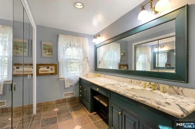 $798,777 | 258 Rivervale Road, River Vale, NJ 07675