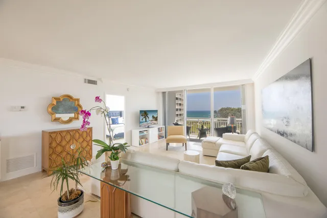 $15,000 | 2780 South Ocean Boulevard, Unit 512, Palm Beach, FL 33480