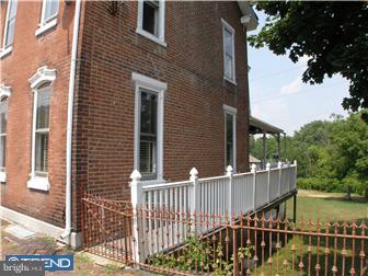 335 South Main Street Spring City, PA 19475 - Photo 3 of 7 Exterior Side