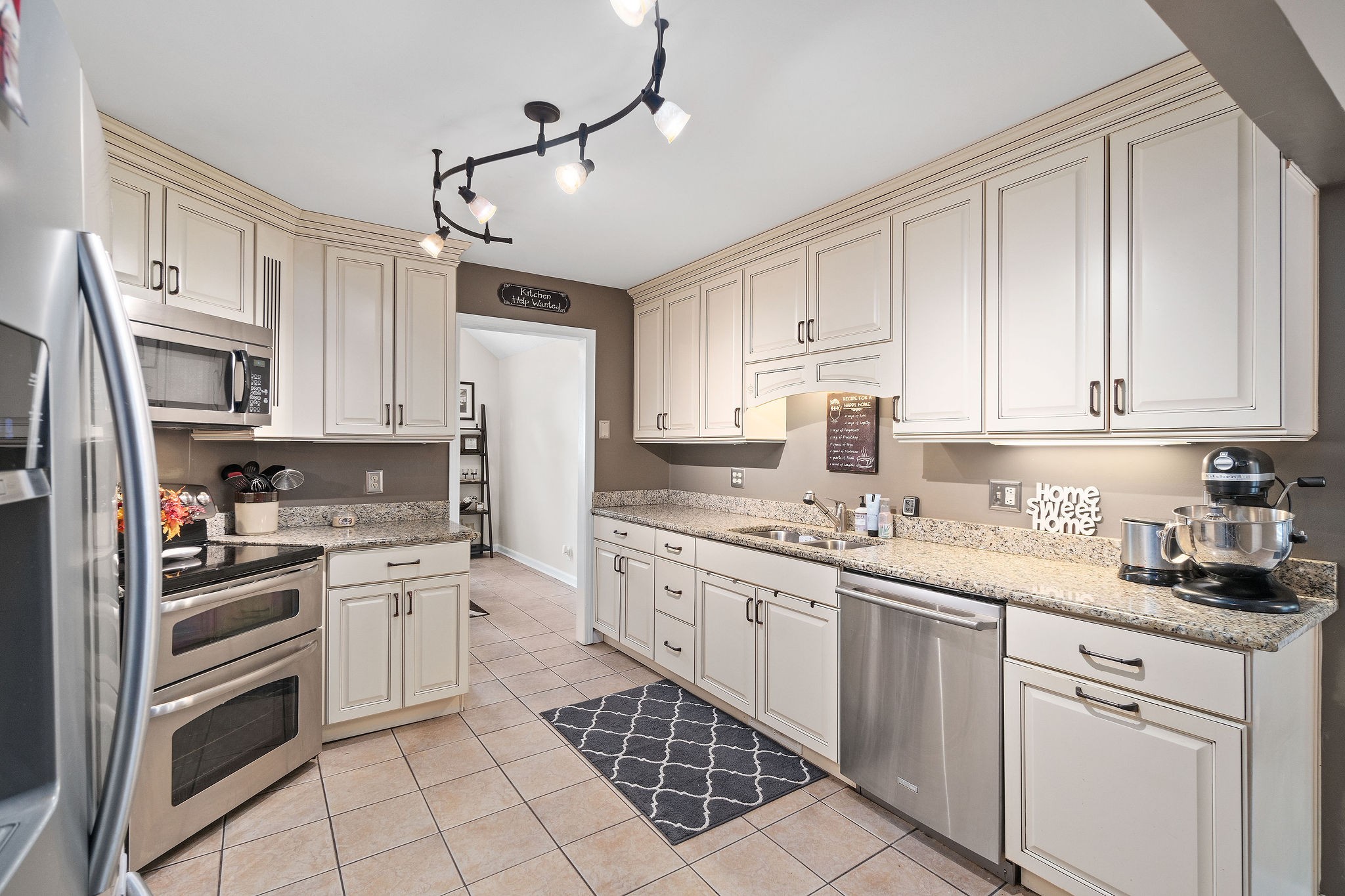 931 Rossview Road Clarksville, TN 37043 - Photo 17 of 35 Gallery Image 17