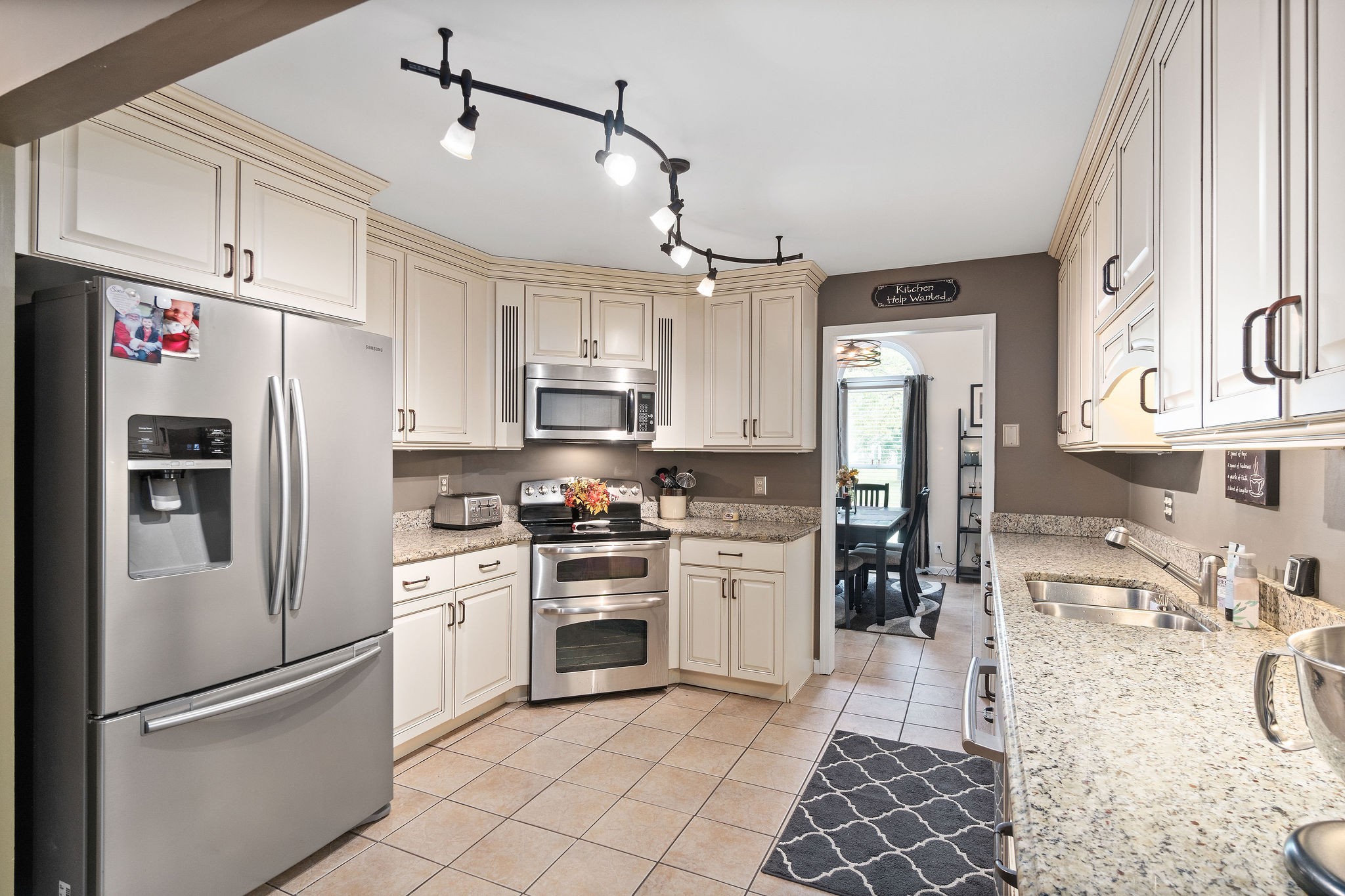 931 Rossview Road Clarksville, TN 37043 - Photo 2 of 35 Gallery Image 2