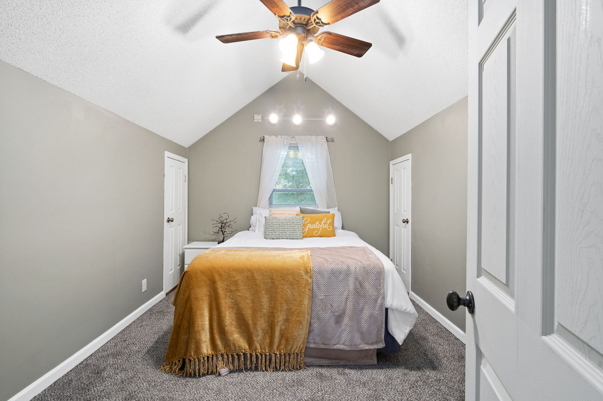931 Rossview Road Clarksville, TN 37043 - Photo 28 of 35 Gallery Image 28