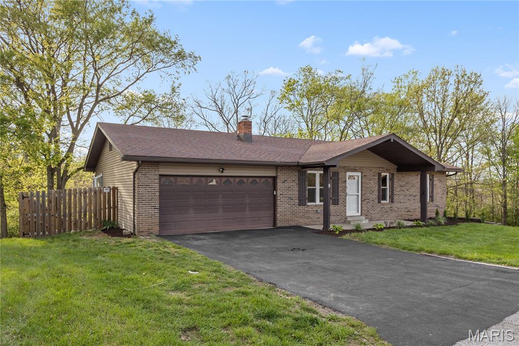 9 Chateau Lane Arnold, MO 63010 - Photo 1 of 24