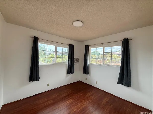 $3,500 | 94-744 Kupuohi Street, Waipahu, HI 96797