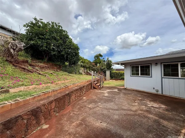$3,500 | 94-744 Kupuohi Street, Waipahu, HI 96797