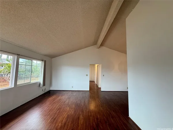 $3,500 | 94-744 Kupuohi Street, Waipahu, HI 96797