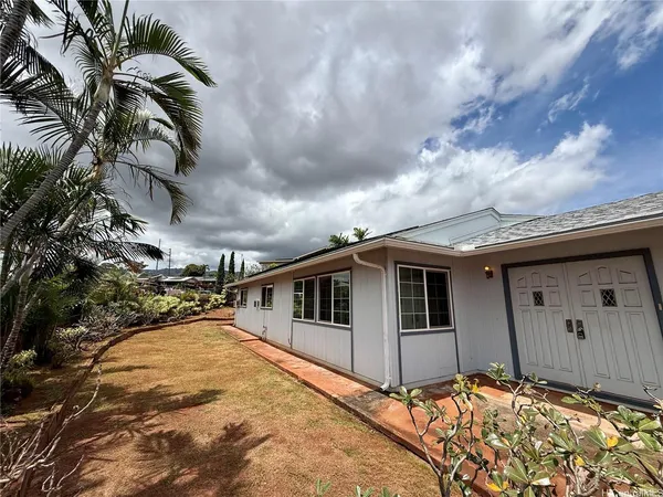 $3,500 | 94-744 Kupuohi Street, Waipahu, HI 96797