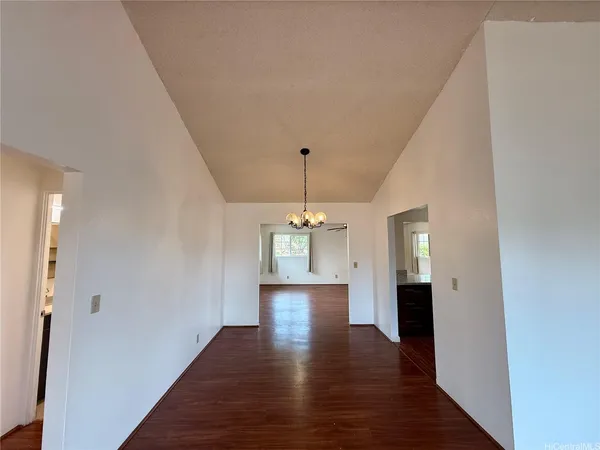 $3,500 | 94-744 Kupuohi Street, Waipahu, HI 96797