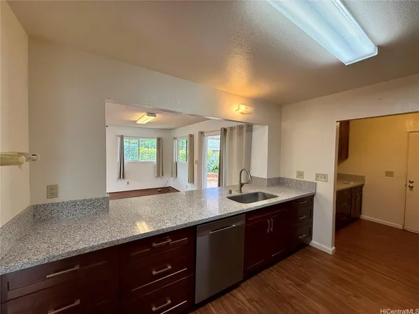 $3,500 | 94-744 Kupuohi Street, Waipahu, HI 96797